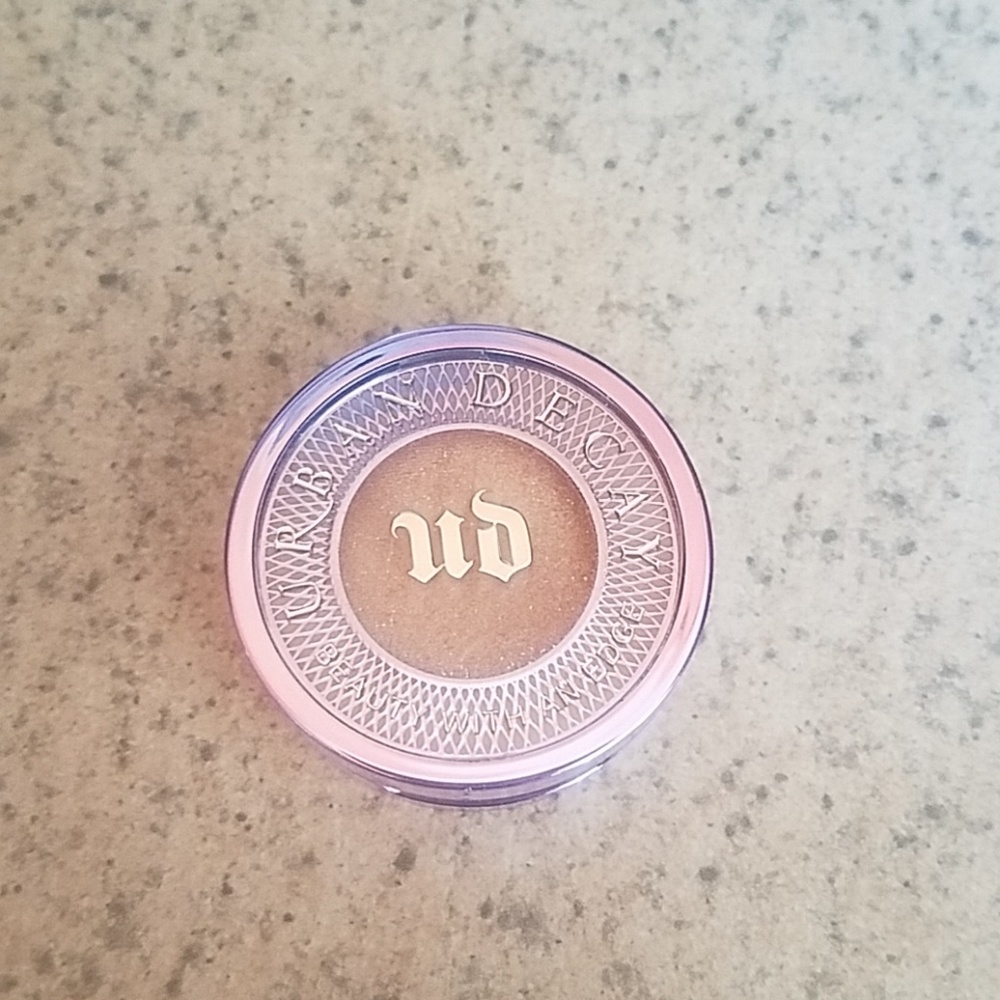 Urban decay eyeshadow.